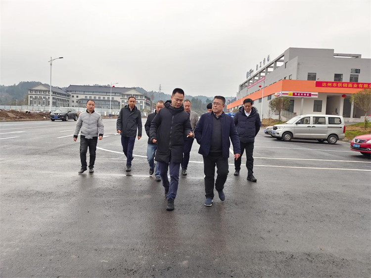 省供投集團(tuán)紀(jì)委書記、監(jiān)事會(huì)副主席吳德貴率隊(duì)赴四川供銷西南冷鏈物流基地調(diào)研指導(dǎo)