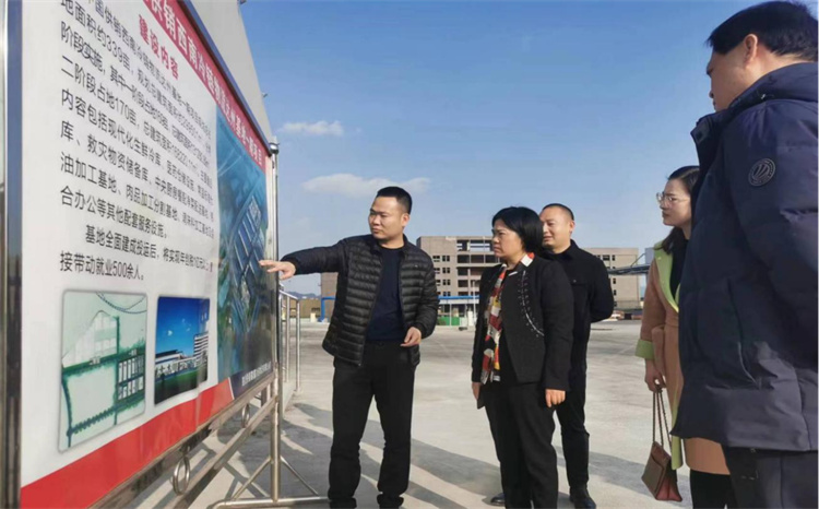 達(dá)州市婦聯(lián)主席趙本權(quán)帶隊(duì)到四川供銷西南冷鏈物流基地開展調(diào)研、慰問工作