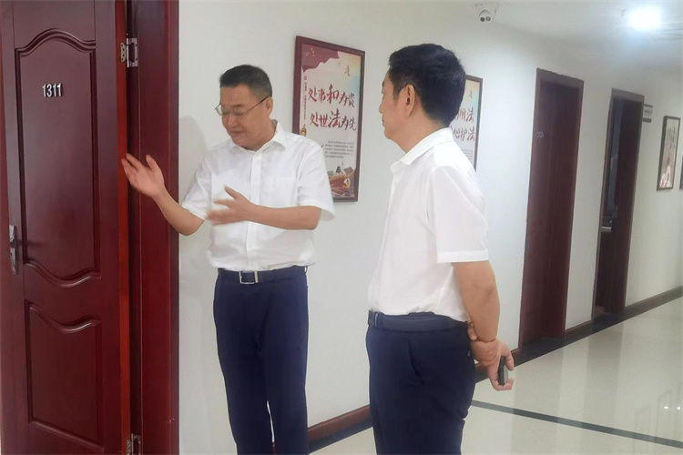 省供銷社黨組成員、機關黨委書記李先明帶隊檢查指導棉麻集團安全生產(chǎn)工作